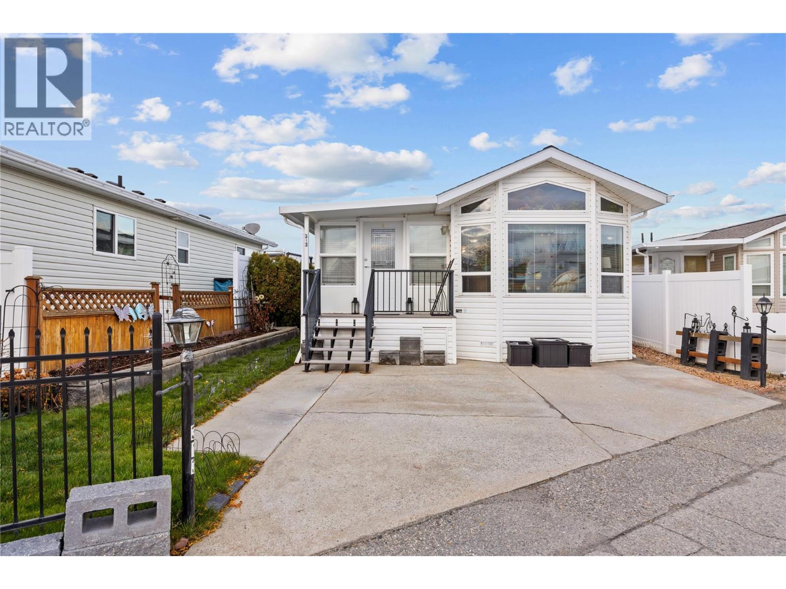 415 Commonwealth Road Unit# 313, Kelowna, British Columbia  V4V 1P4 - Photo 2 - 10370128