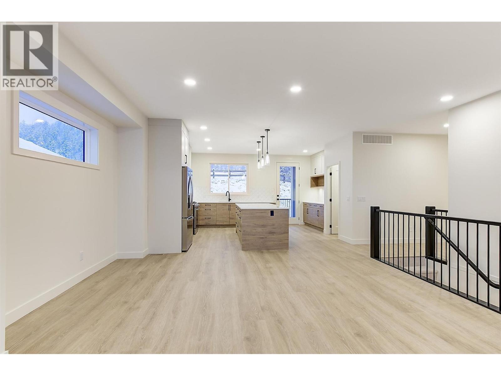 2115 Montenegro Drive, Kelowna, British Columbia  V1P 0B2 - Photo 19 - 10369681