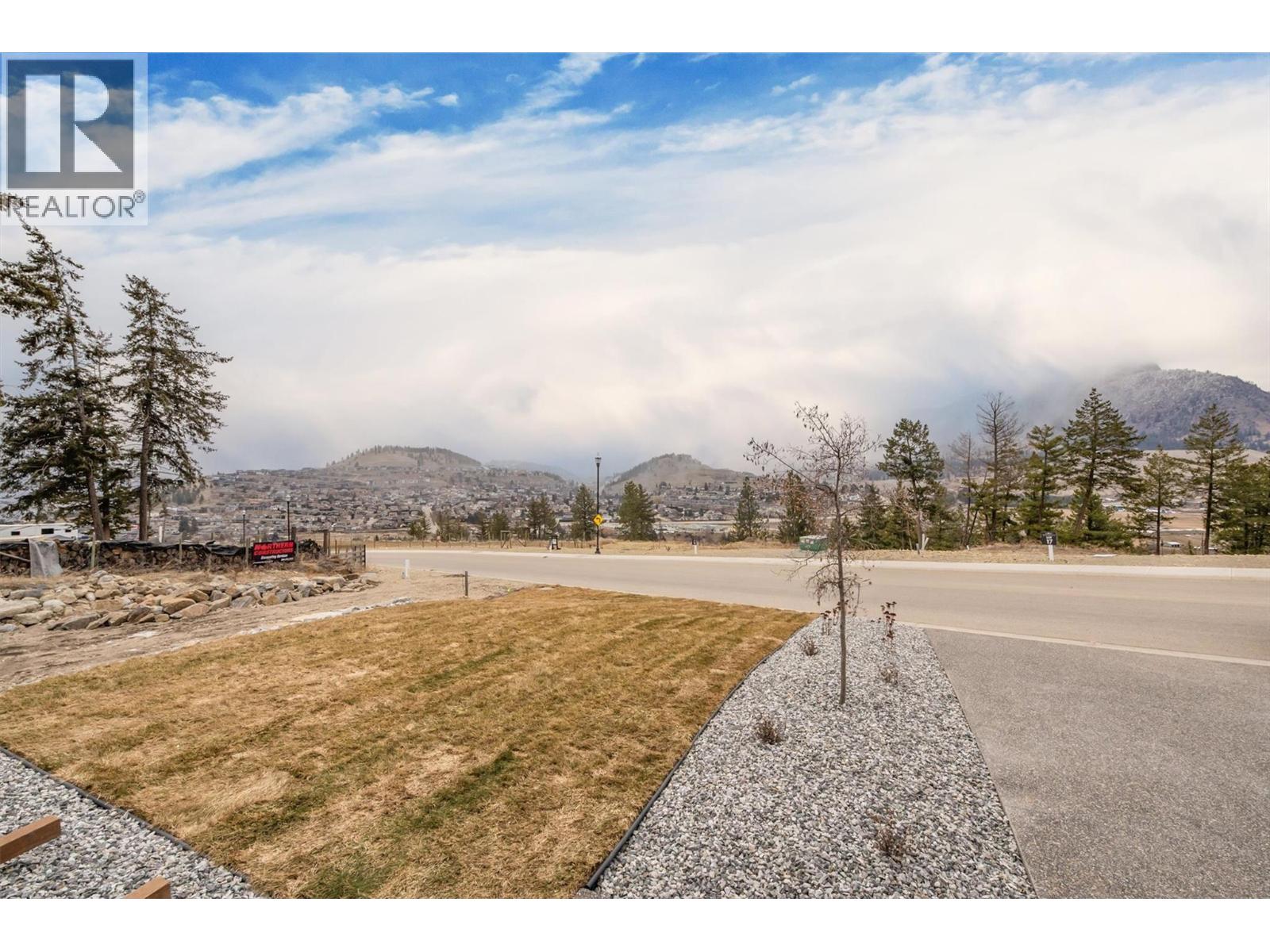 2115 Montenegro Drive, Kelowna, British Columbia  V1P 0B2 - Photo 3 - 10369681