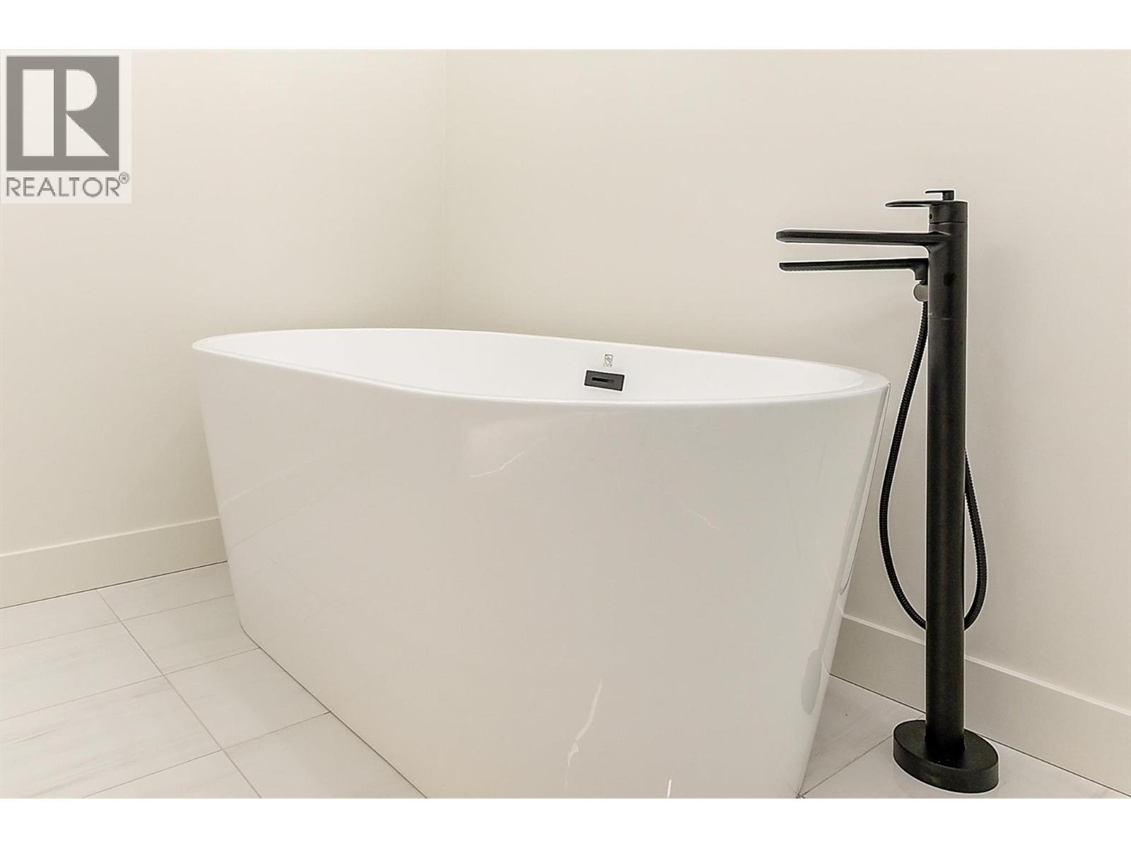 2115 Montenegro Drive, Kelowna, British Columbia  V1P 0B2 - Photo 41 - 10369681
