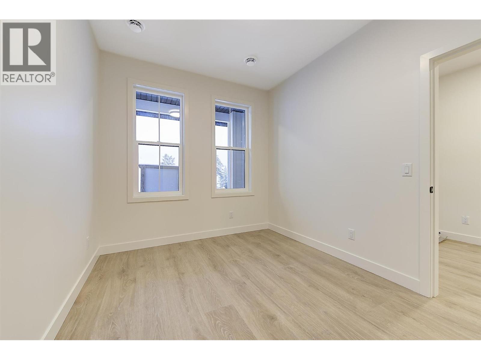 2115 Montenegro Drive, Kelowna, British Columbia  V1P 0B2 - Photo 6 - 10369681