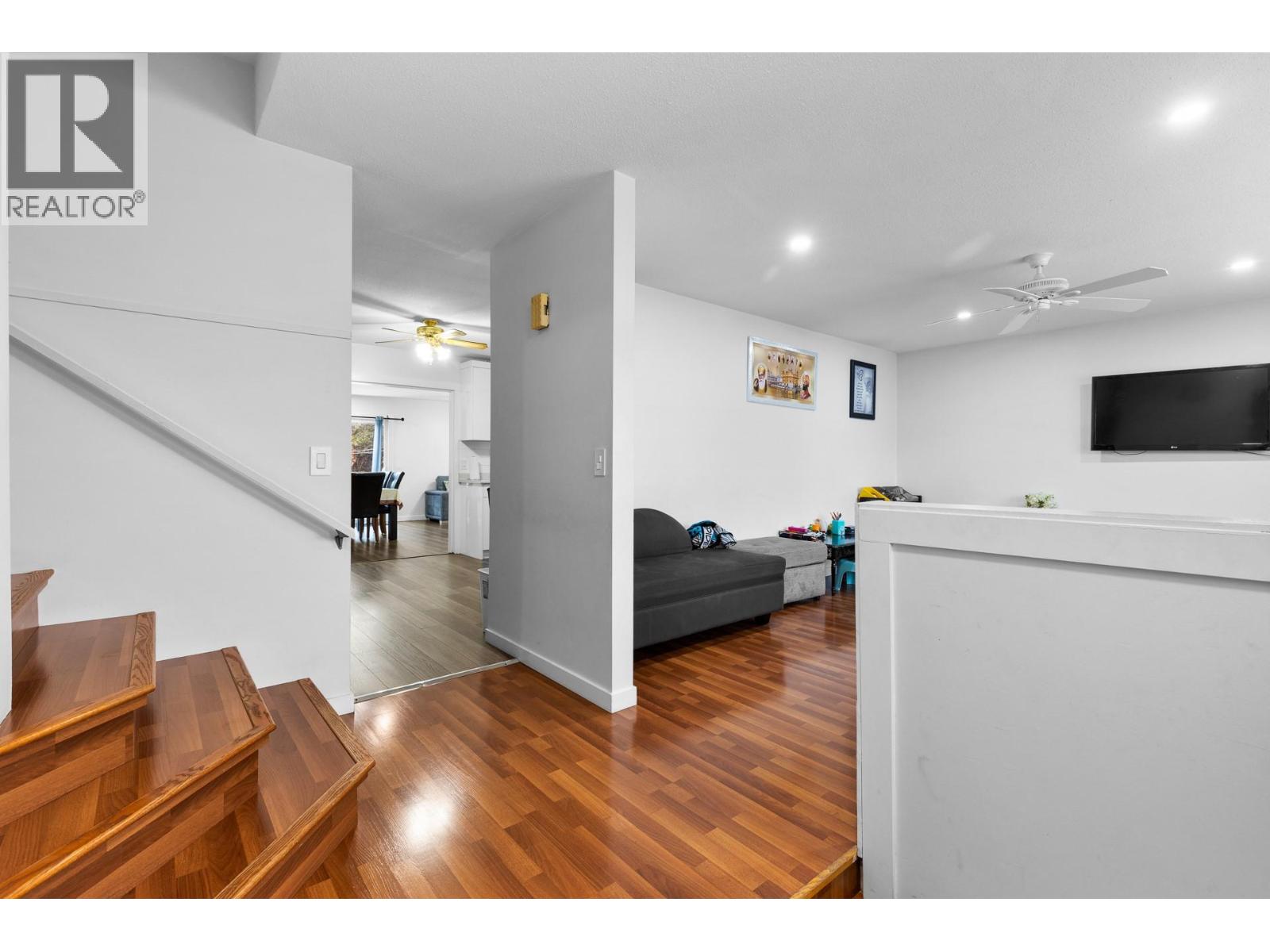 545 Primrose Road, Kelowna, British Columbia  V1X 4L5 - Photo 4 - 10370282