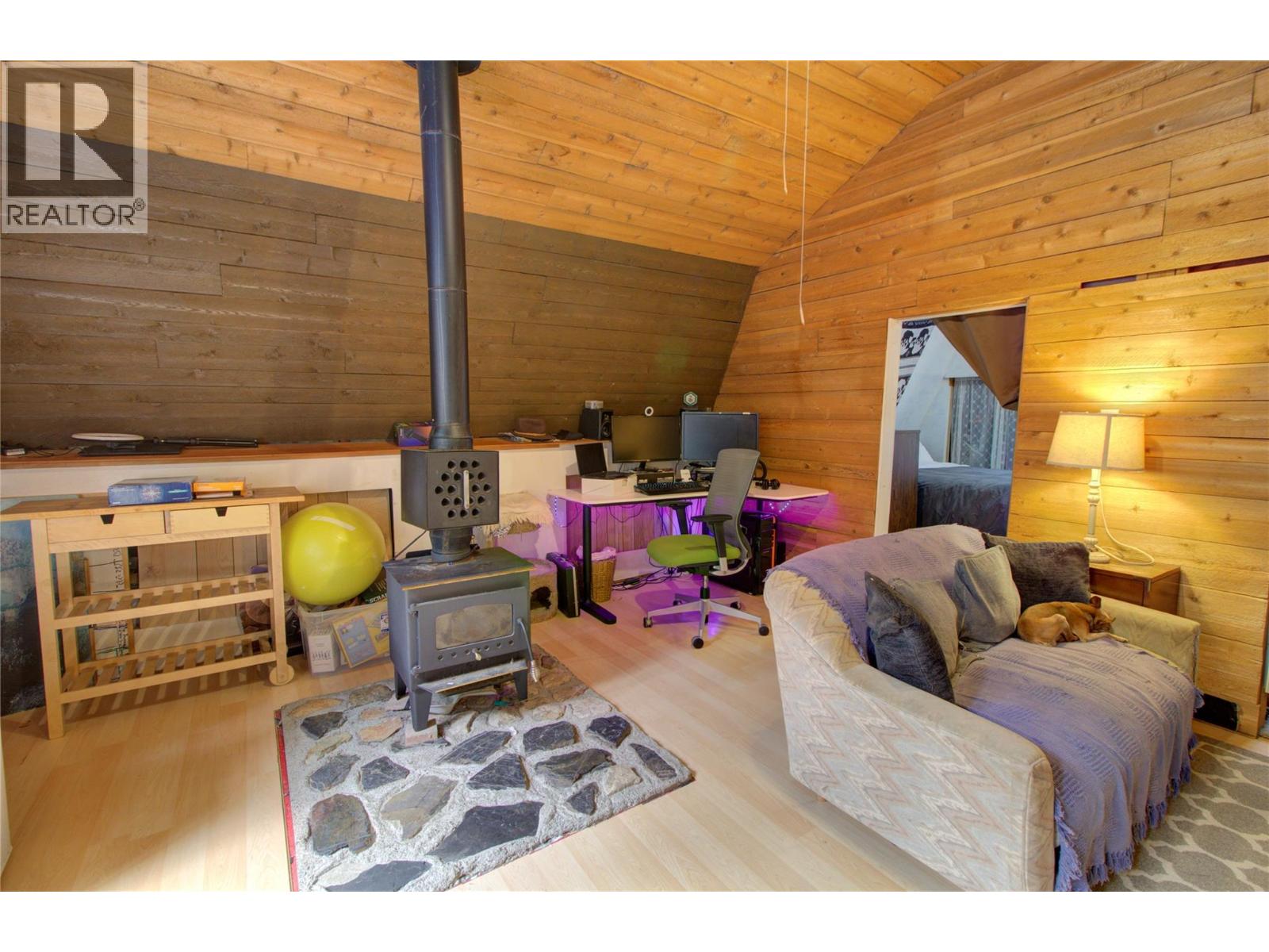 7802 Brydges Road, Fauquier, British Columbia  V0G 1K0 - Photo 16 - 10365794