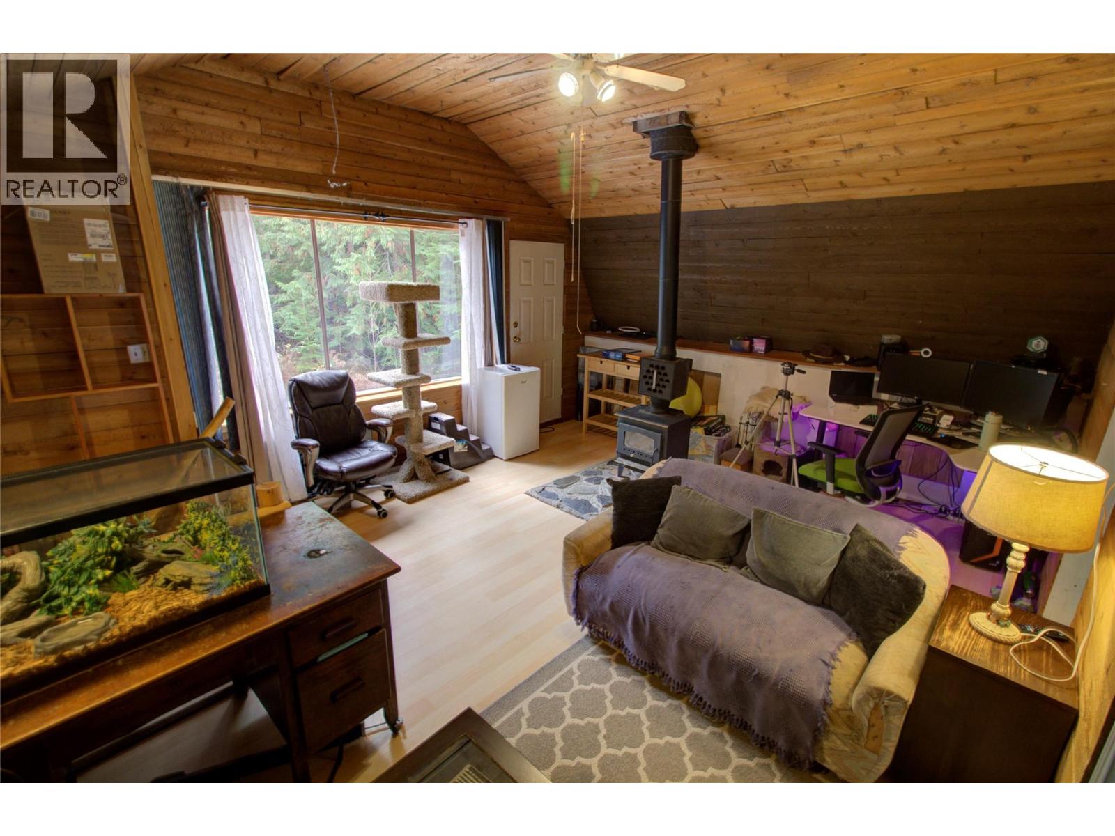7802 Brydges Road, Fauquier, British Columbia  V0G 1K0 - Photo 24 - 10365794