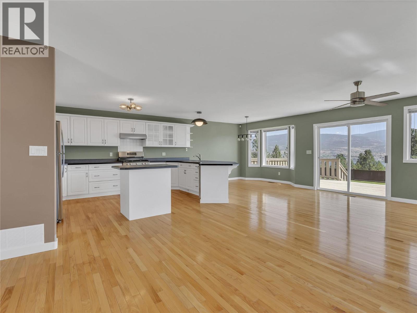 1893 Sandstone Drive, Penticton, British Columbia  V2A 8Y6 - Photo 6 - 10370314