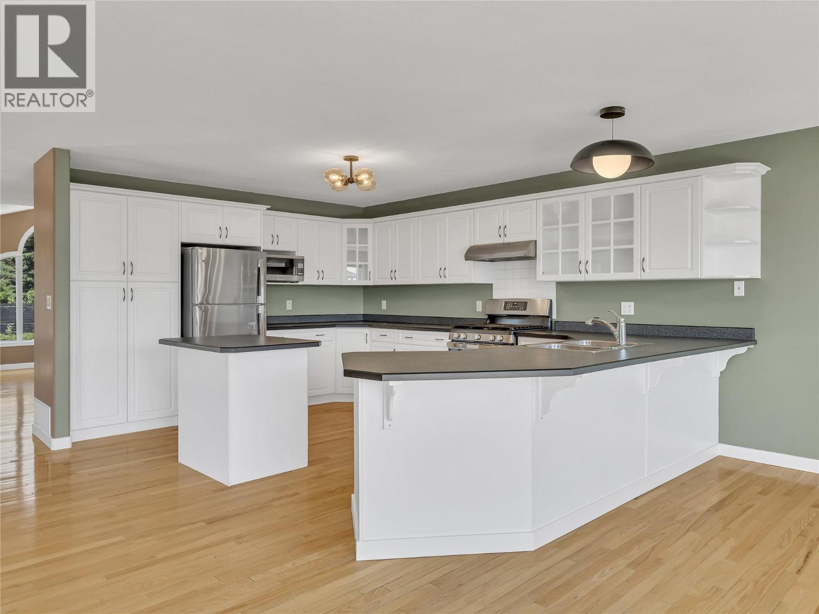 1893 Sandstone Drive, Penticton, British Columbia  V2A 8Y6 - Photo 7 - 10370314