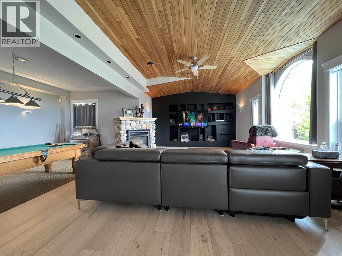 3380 Neid Road, Kelowna, British Columbia  V1W 4H5 - Photo 11 - 10370373