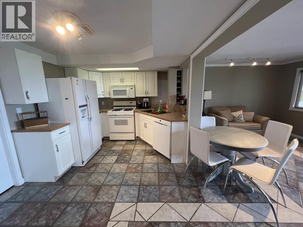 3380 Neid Road, Kelowna, British Columbia  V1W 4H5 - Photo 12 - 10370373