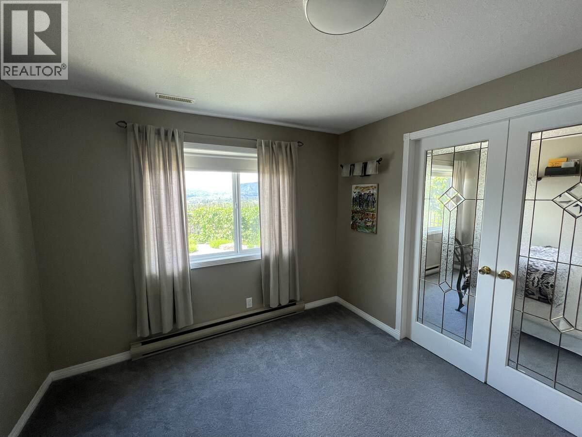 3380 Neid Road, Kelowna, British Columbia  V1W 4H5 - Photo 14 - 10370373