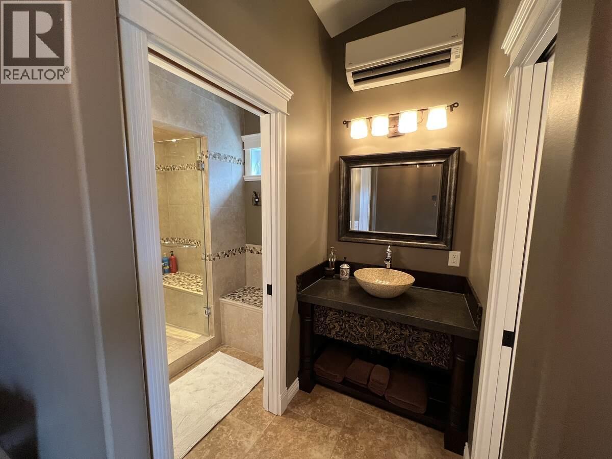 3380 Neid Road, Kelowna, British Columbia  V1W 4H5 - Photo 16 - 10370373