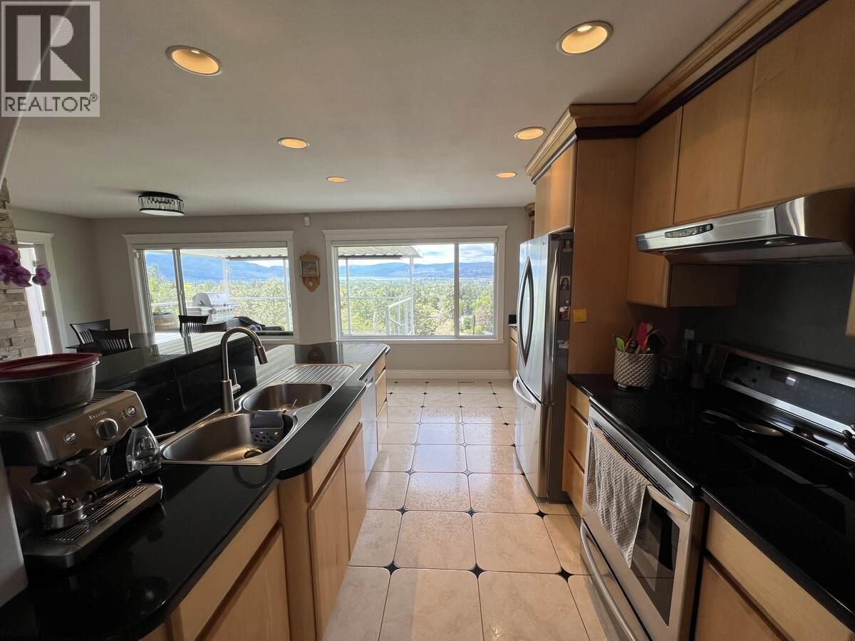 3380 Neid Road, Kelowna, British Columbia  V1W 4H5 - Photo 35 - 10370373