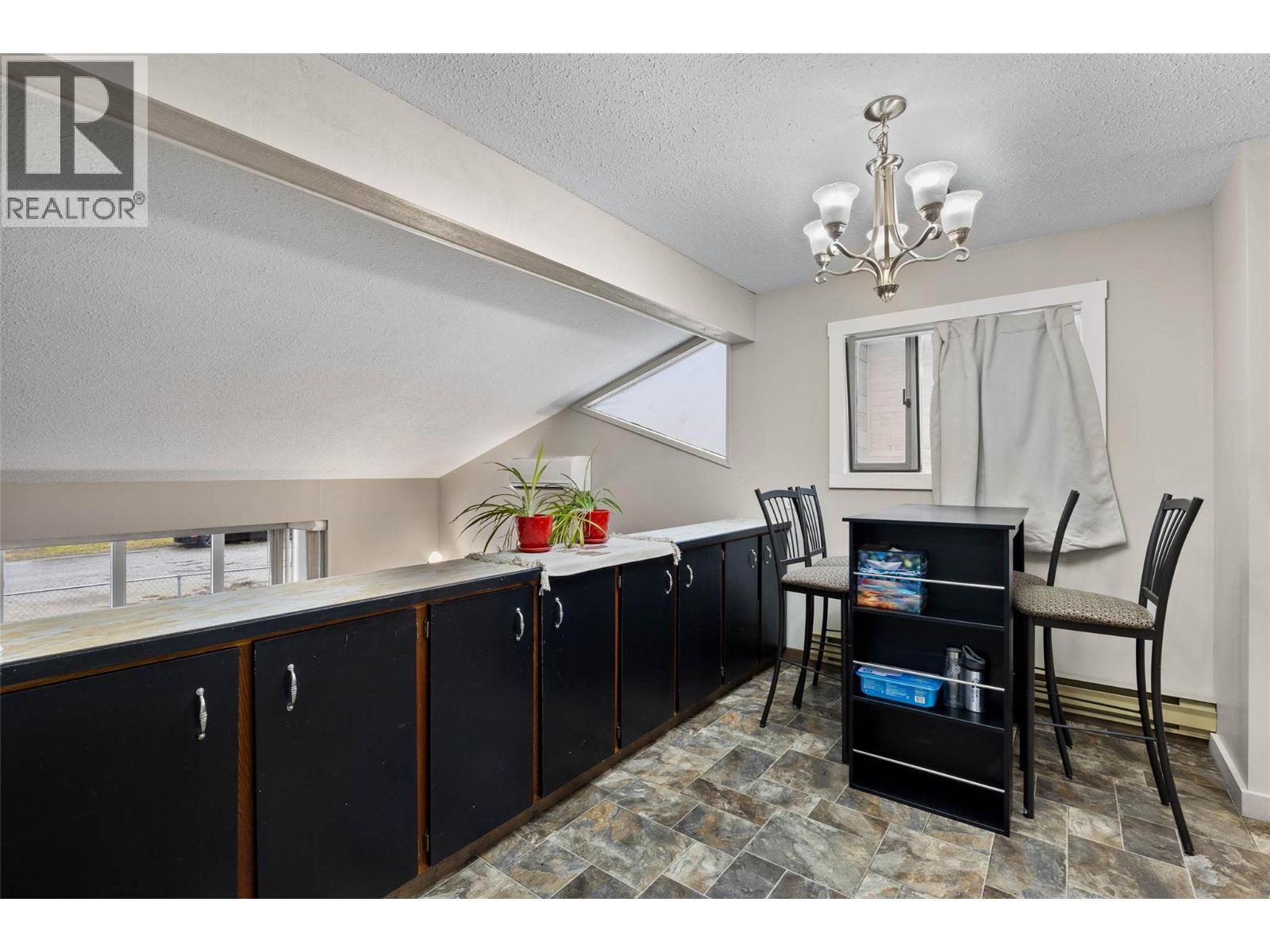 1026 Hillside Avenue, Chase, British Columbia  V0E 1M0 - Photo 4 - 10370394