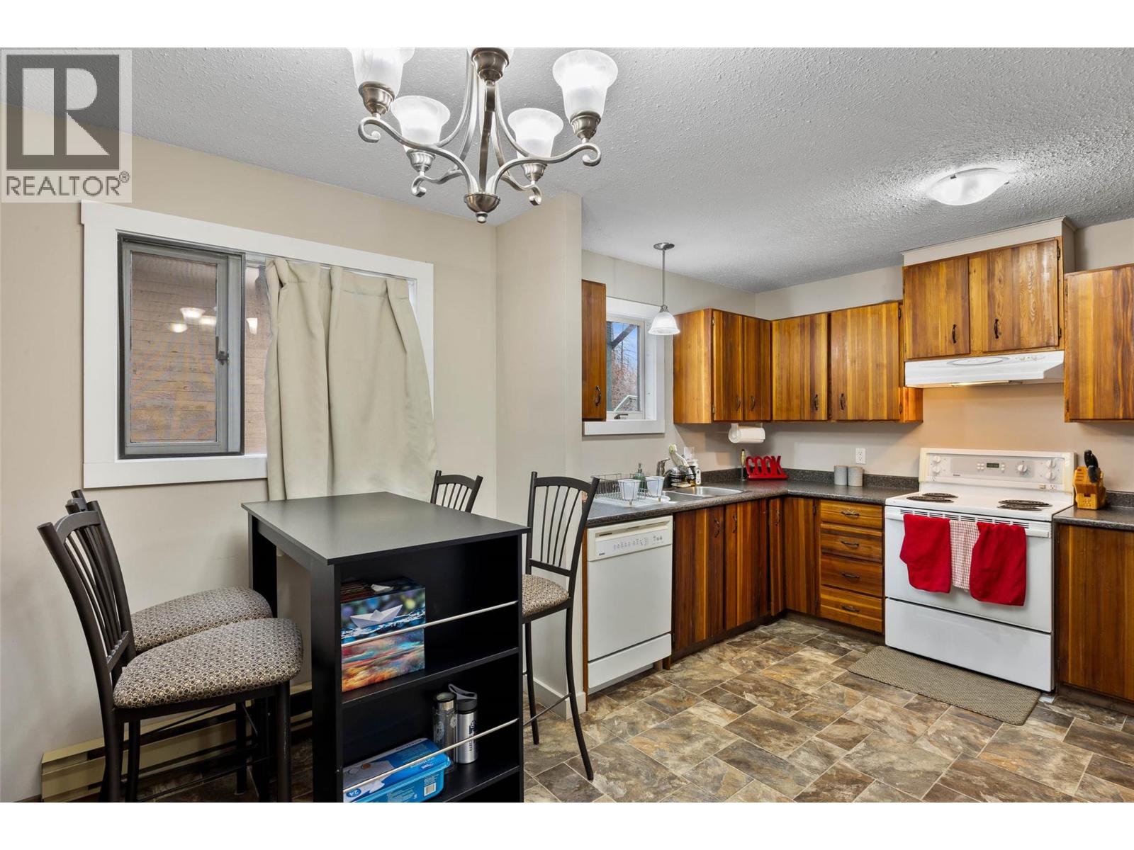 1026 Hillside Avenue, Chase, British Columbia  V0E 1M0 - Photo 5 - 10370394