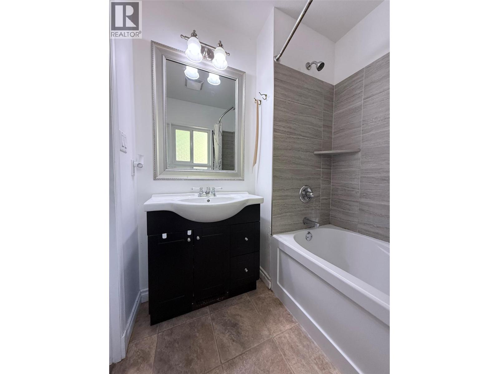 917 4a Street S, Cranbrook, British Columbia  V1C 1J3 - Photo 18 - 10370376