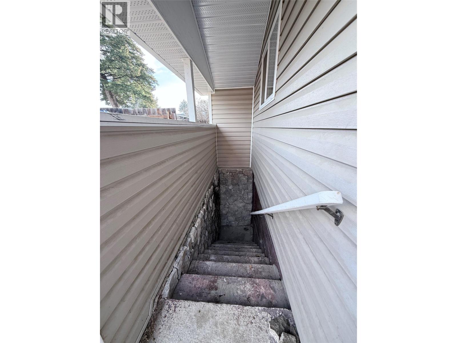 917 4a Street S, Cranbrook, British Columbia  V1C 1J3 - Photo 33 - 10370376