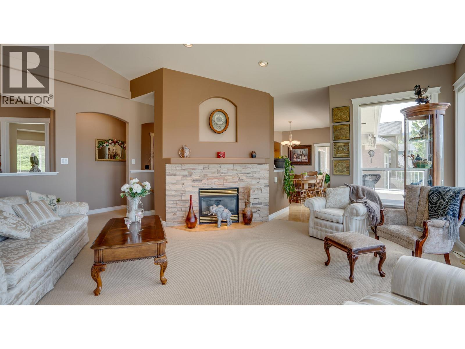 667 Mt. York Drive, Coldstream, British Columbia  V1B 3X2 - Photo 5 - 10370401