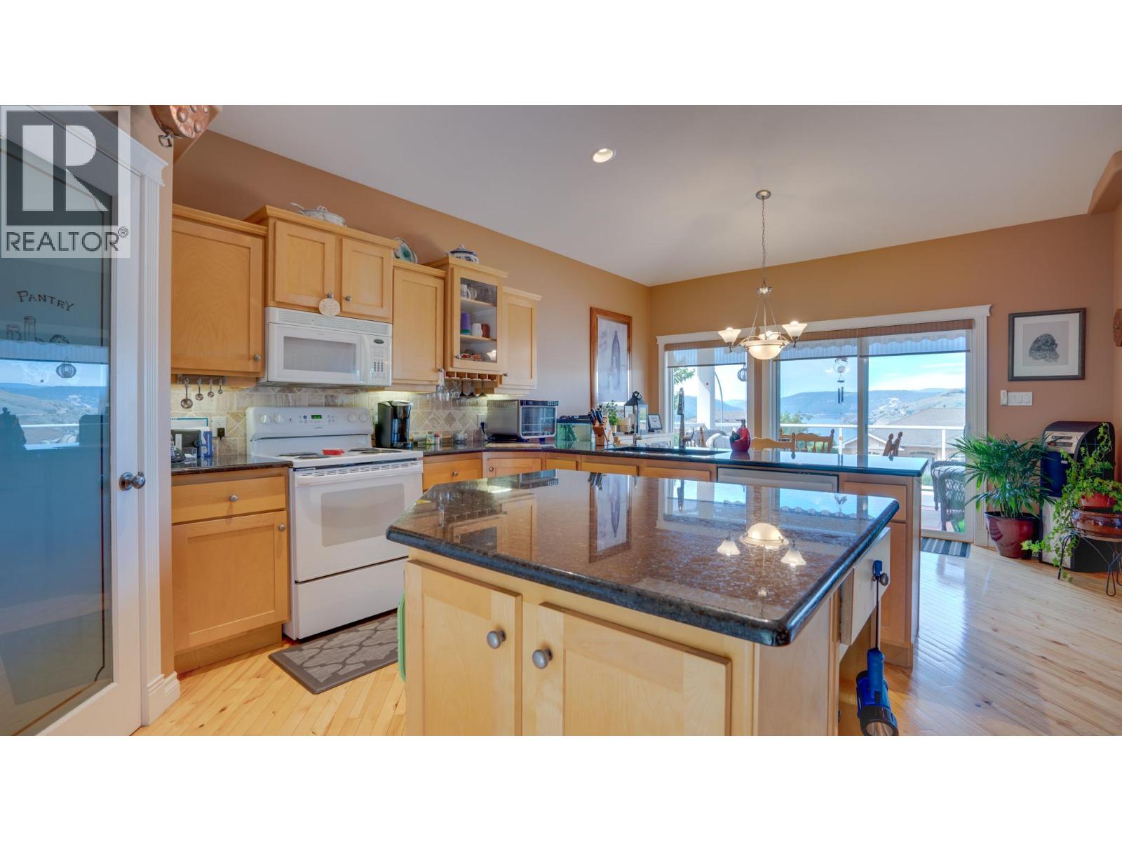 667 Mt. York Drive, Coldstream, British Columbia  V1B 3X2 - Photo 9 - 10370401