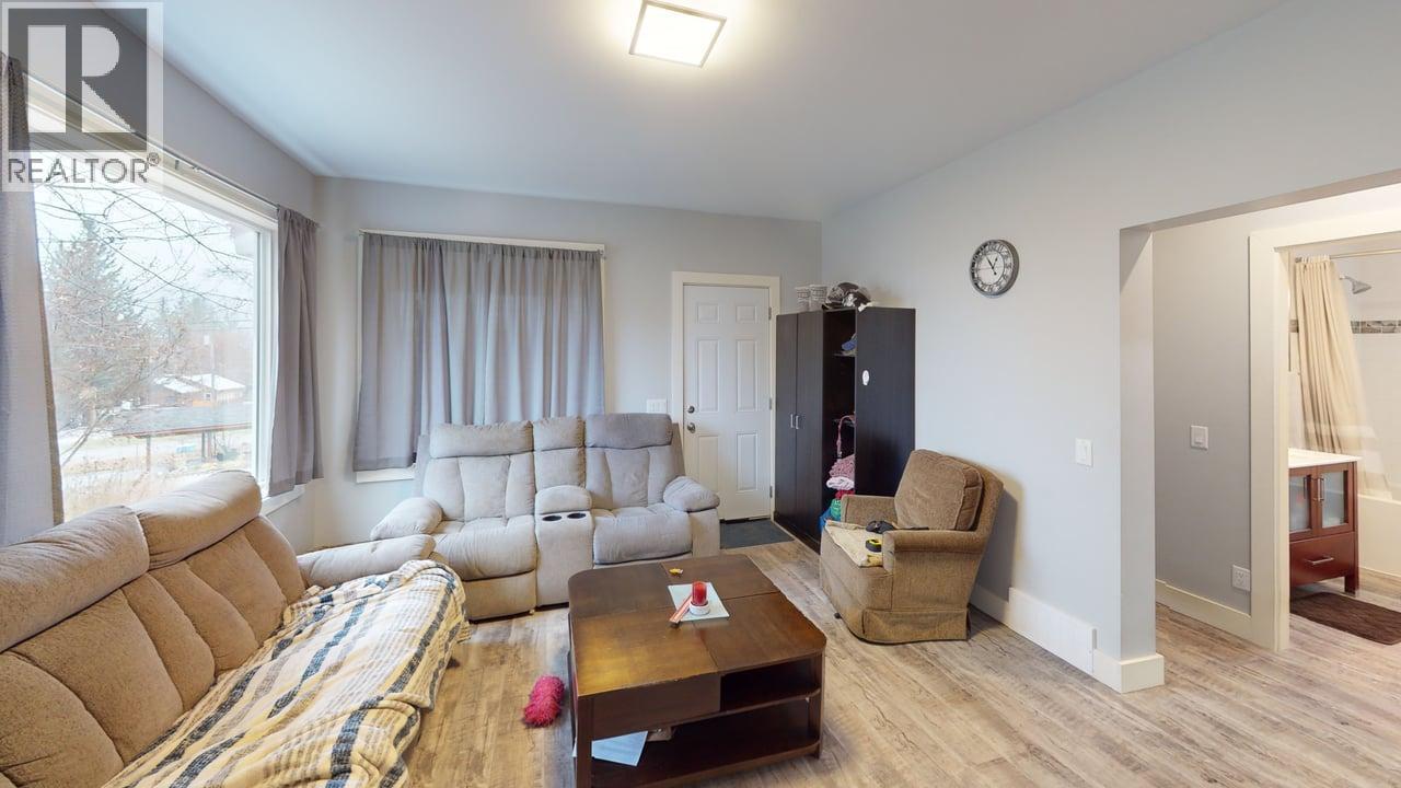 1704 Second Avenue, Rossland, British Columbia  V0G 1Y0 - Photo 10 - 10370363