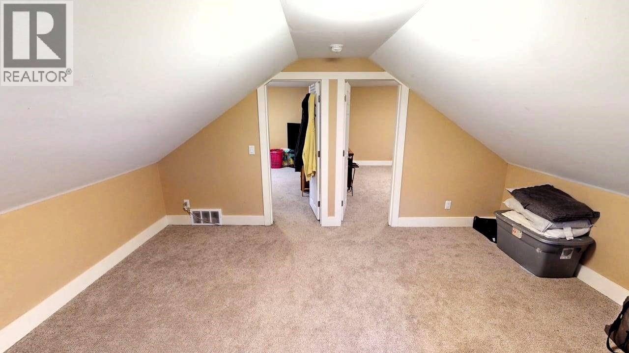 1704 Second Avenue, Rossland, British Columbia  V0G 1Y0 - Photo 19 - 10370363