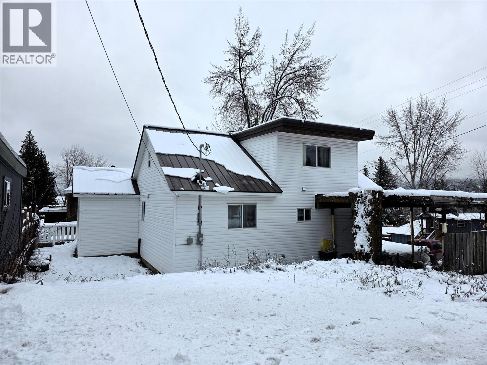 1704 Second Avenue, Rossland, British Columbia  V0G 1Y0 - Photo 3 - 10370363