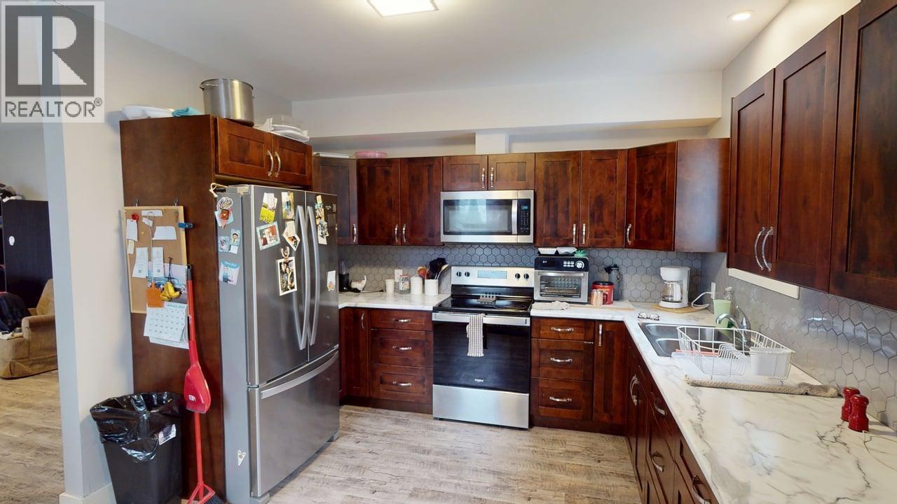 1704 Second Avenue, Rossland, British Columbia  V0G 1Y0 - Photo 6 - 10370363
