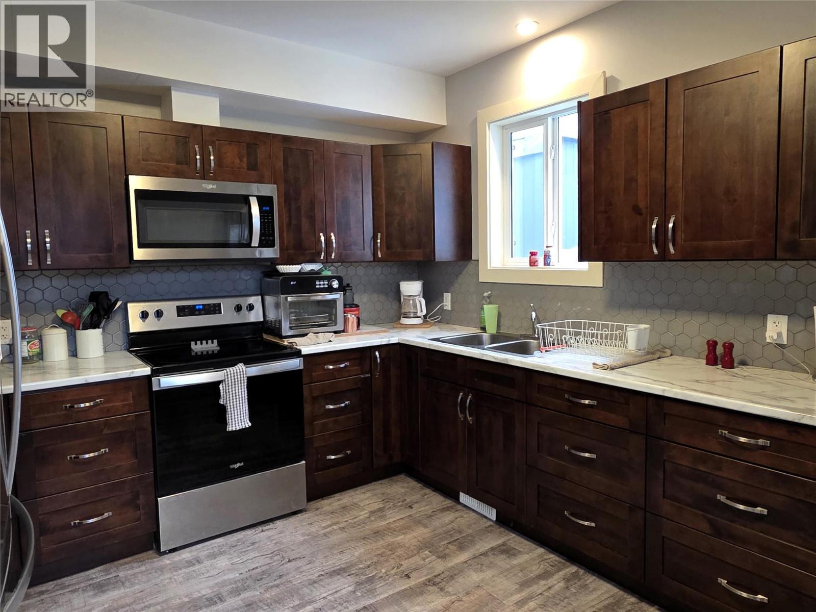 1704 Second Avenue, Rossland, British Columbia  V0G 1Y0 - Photo 7 - 10370363