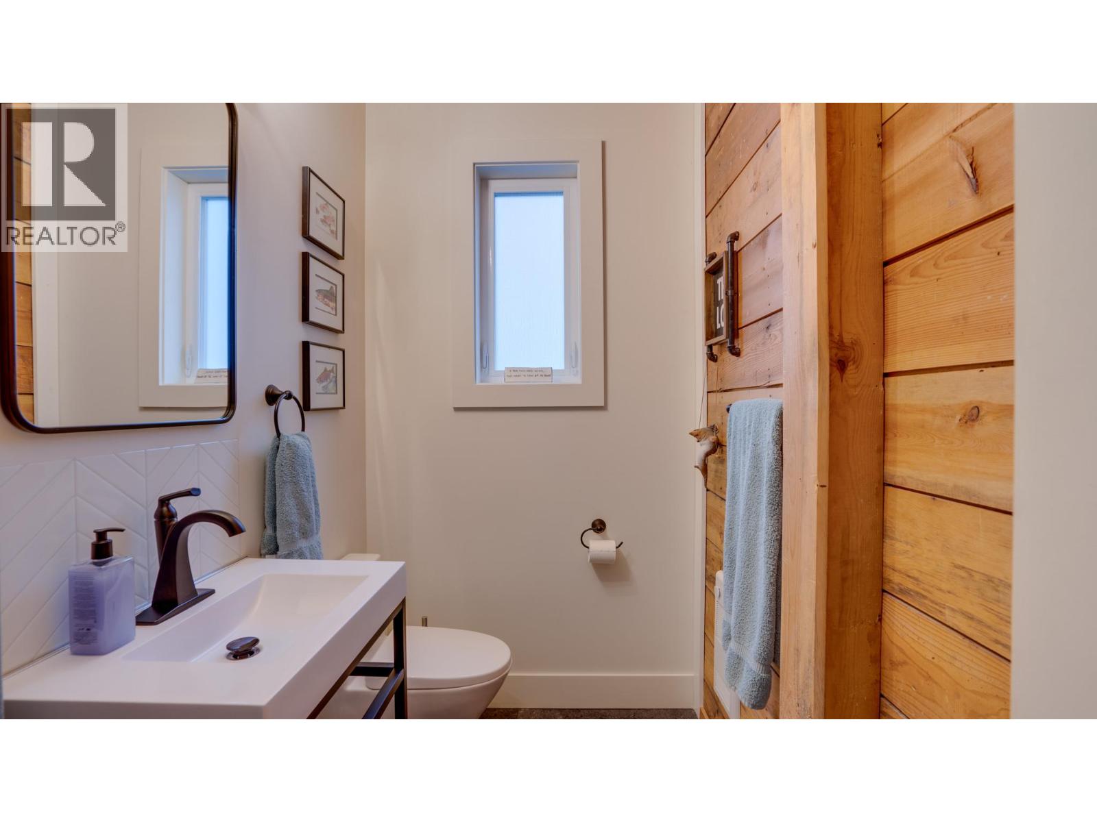 3102 Pleasant Valley Road, Vernon, British Columbia  V1T 4L3 - Photo 20 - 10370368