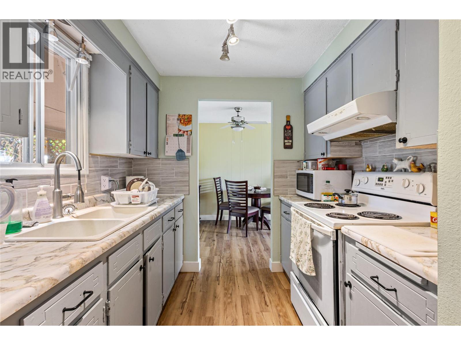 8 Rose Place, Osoyoos, British Columbia  V0H 1V1 - Photo 18 - 10348076