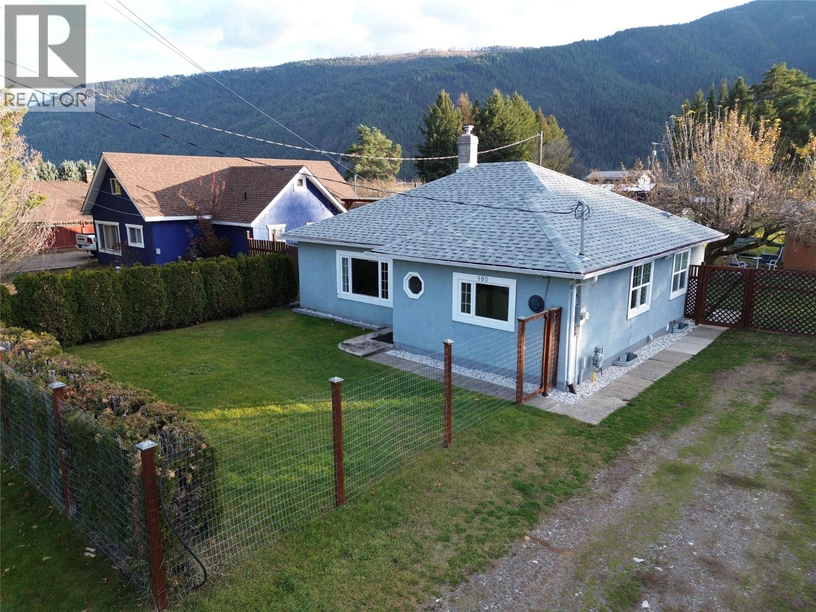 580 Cameron Avenue, grand forks, British Columbia