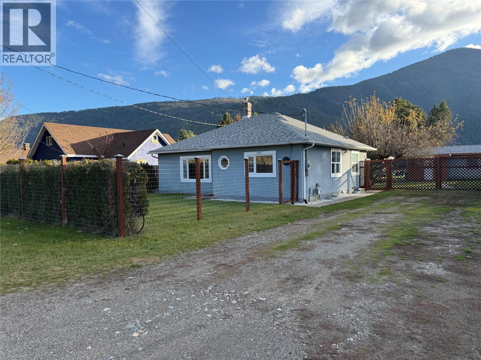 580 Cameron Avenue, Grand Forks, British Columbia  V0H 1H4 - Photo 8 - 10370395