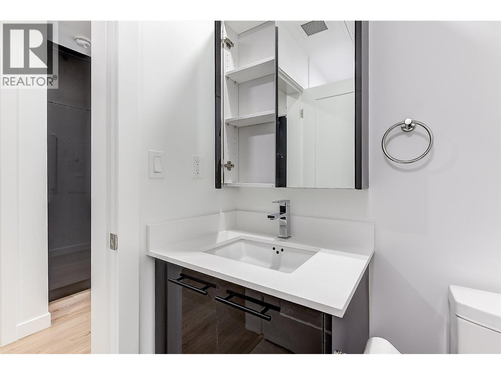 1380 Pridham Avenue Unit# 203, Kelowna, British Columbia  V1Y 0P7 - Photo 29 - 10370215