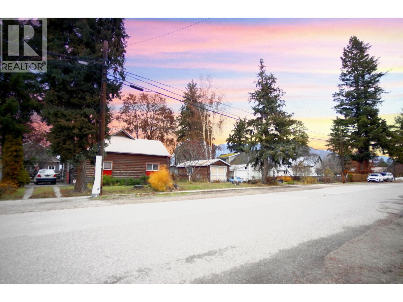 607 Regent Avenue, Enderby, British Columbia  V0E 1V2 - Photo 3 - 10370399