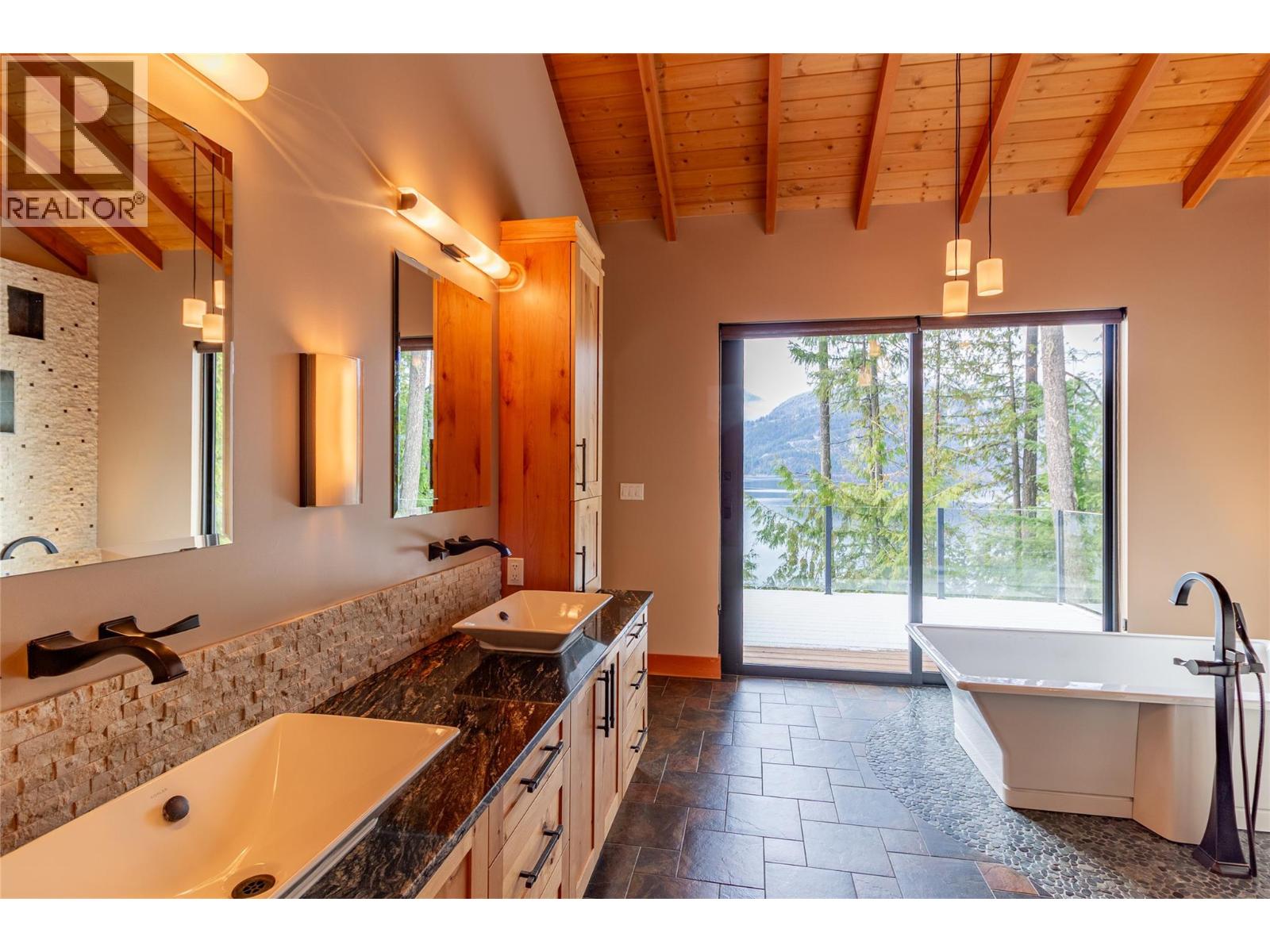 234 Walkers Lane, Kootenay Bay, British Columbia  V0B 1X0 - Photo 31 - 10370432