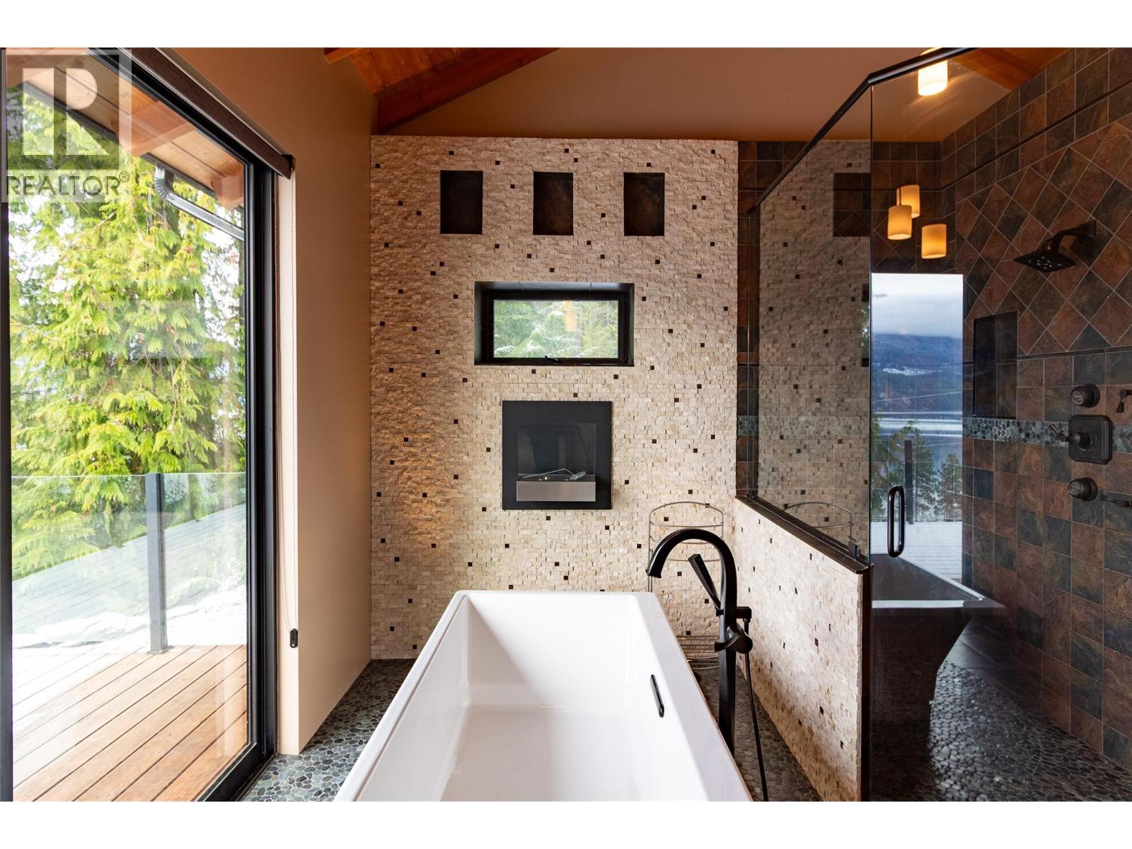 234 Walkers Lane, Kootenay Bay, British Columbia  V0B 1X0 - Photo 33 - 10370432