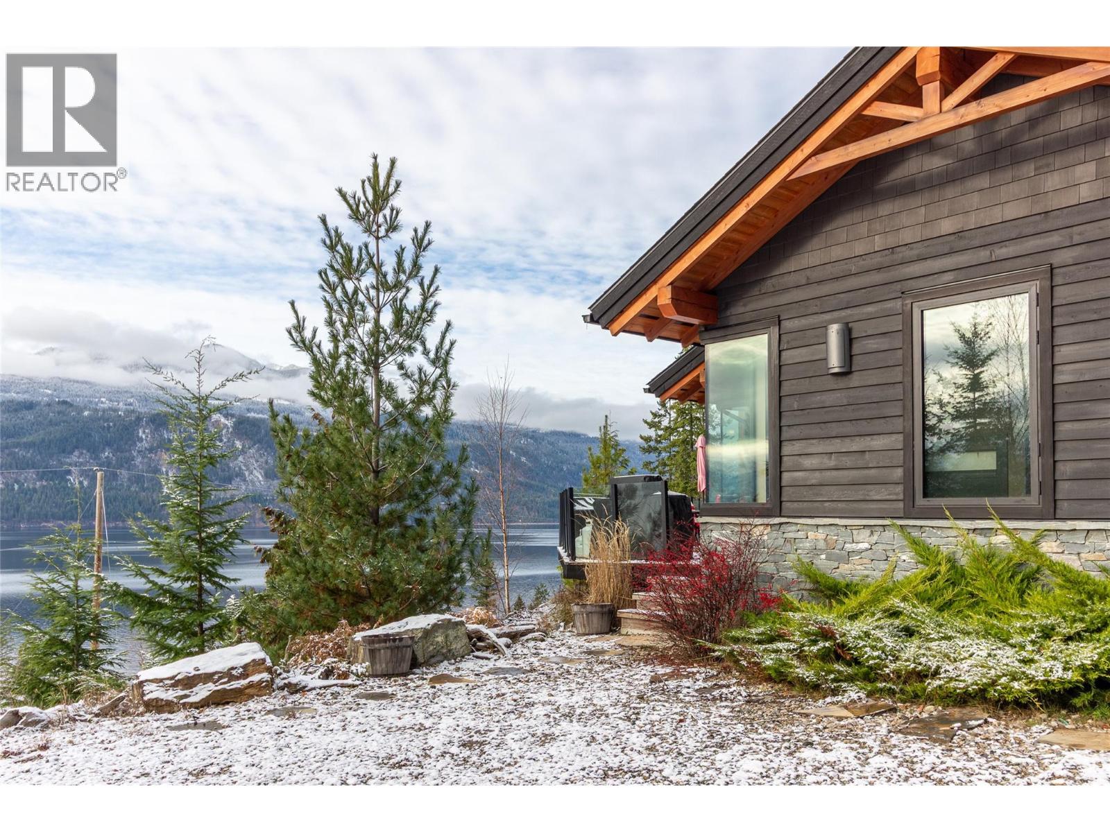 234 Walkers Lane, Kootenay Bay, British Columbia  V0B 1X0 - Photo 4 - 10370432