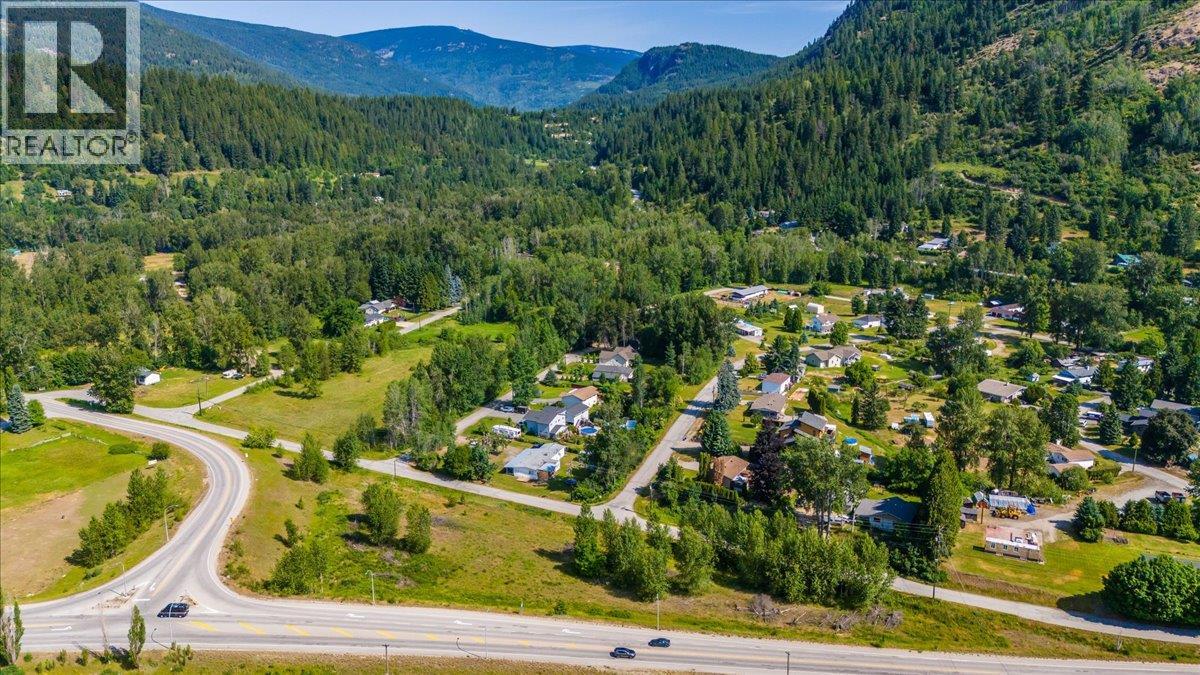 2170 Bayview Road, Castlegar, British Columbia  V1N 4T7 - Photo 8 - 10370392