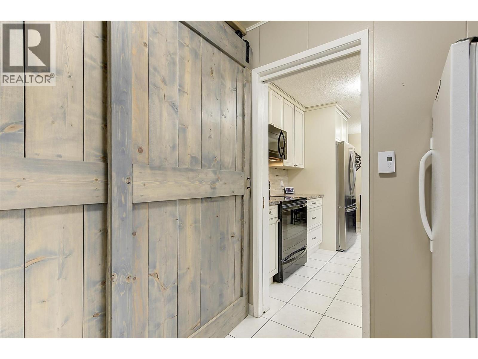 2030 Wilkinson Street, Kelowna, British Columbia  V1Y 3Z8 - Photo 24 - 10370323