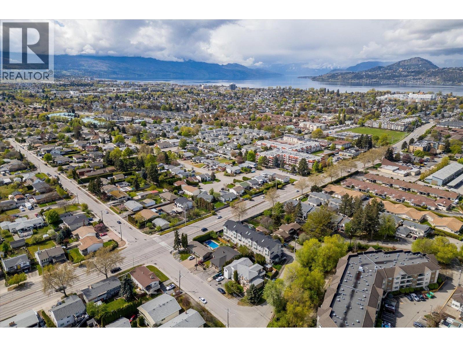 2030 Wilkinson Street, Kelowna, British Columbia  V1Y 3Z8 - Photo 4 - 10370323