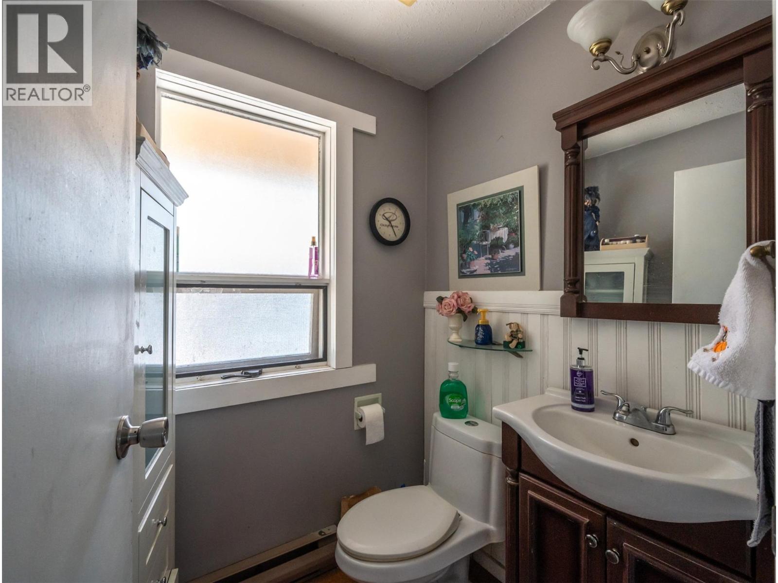 256 Mccuddy Creek Road, Oliver, British Columbia  V0H 1T8 - Photo 12 - 10370304