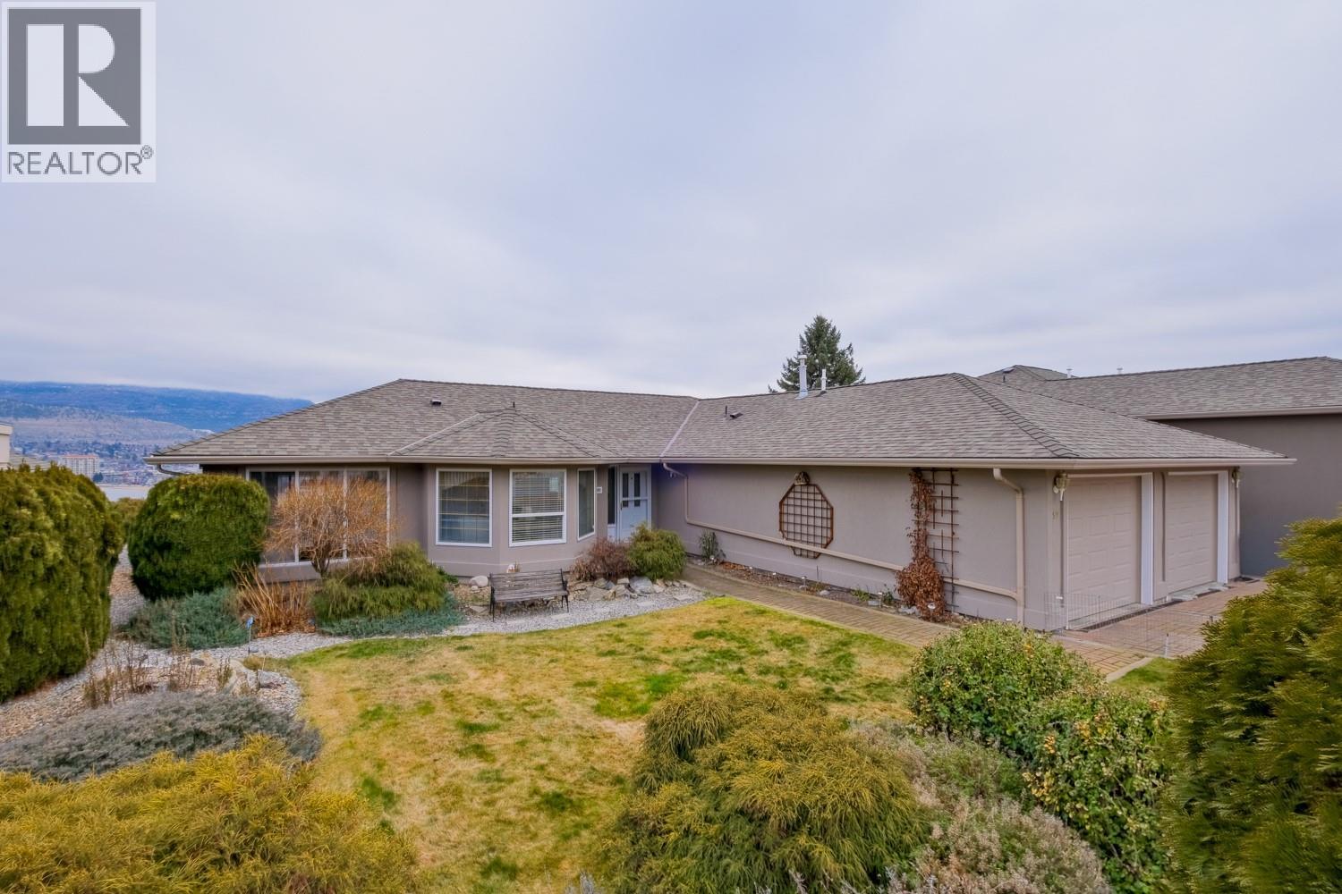 459 Ridge Place, Penticton, British Columbia  V2A 8N7 - Photo 2 - 10370531