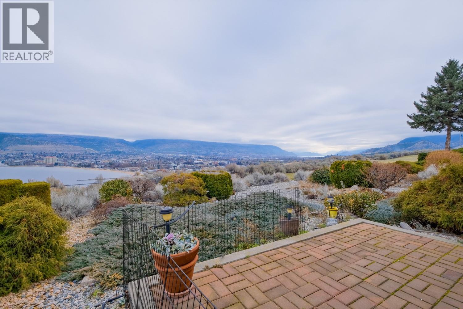 459 Ridge Place, Penticton, British Columbia  V2A 8N7 - Photo 4 - 10370531