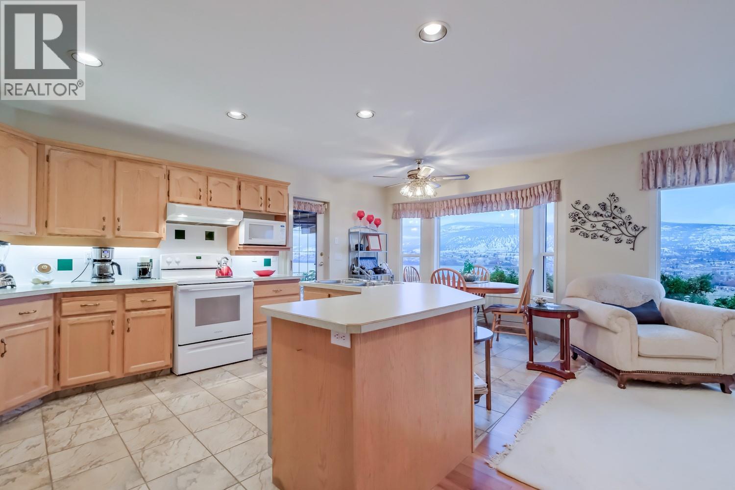 459 Ridge Place, Penticton, British Columbia  V2A 8N7 - Photo 8 - 10370531