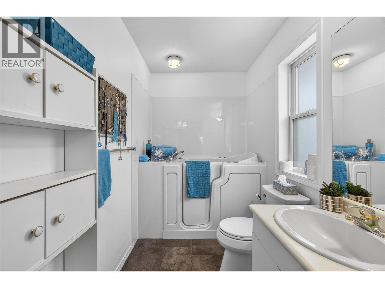 801 20th Street Ne Unit# 4, Salmon Arm, British Columbia  V1E 2R7 - Photo 23 - 10370551