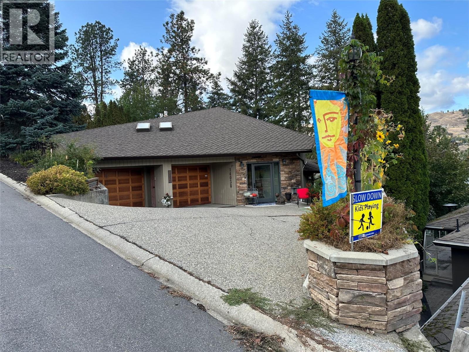 14038 Ponderosa Way, Coldstream, British Columbia  V1B 2E8 - Photo 2 - 10370661