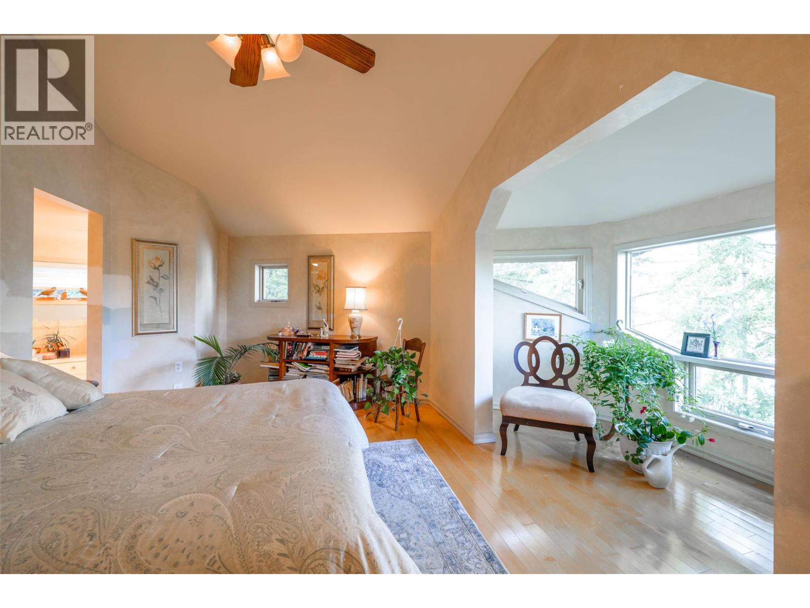 14038 Ponderosa Way, Coldstream, British Columbia  V1B 2E8 - Photo 5 - 10370661