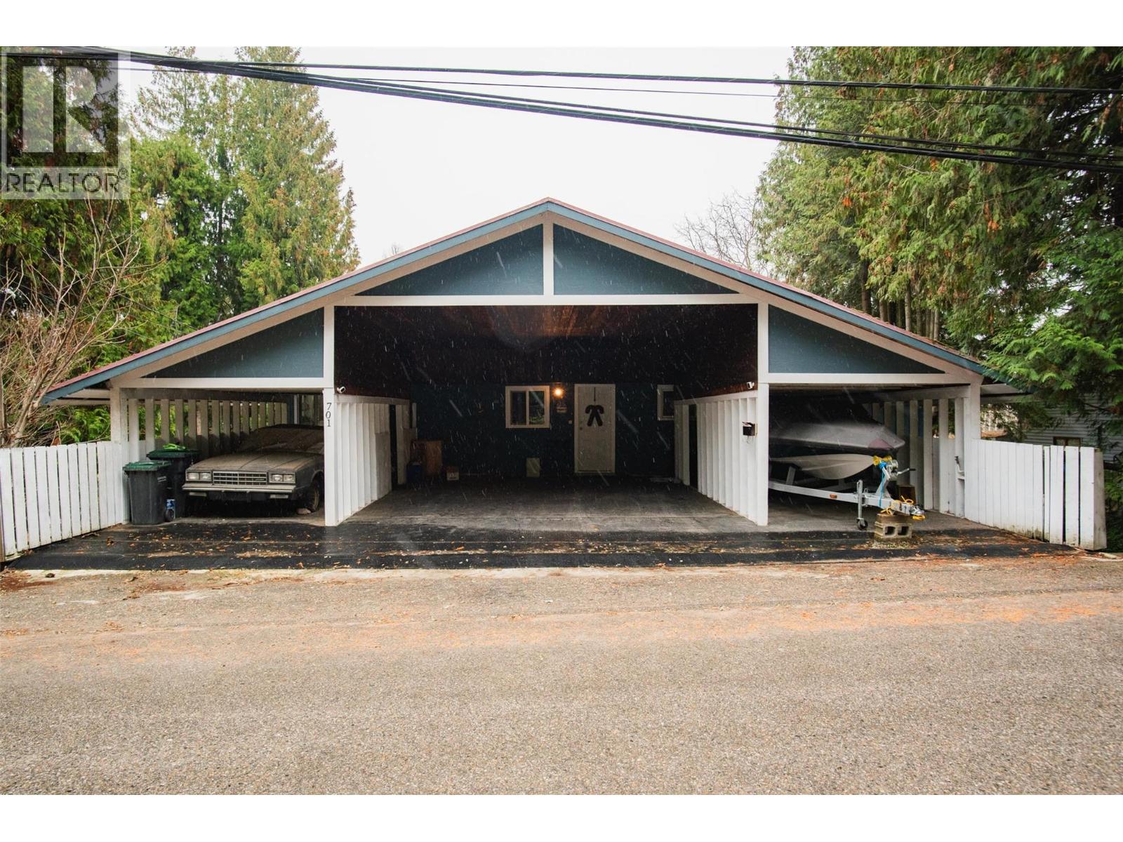 701 10th Avenue, castlegar, British Columbia
