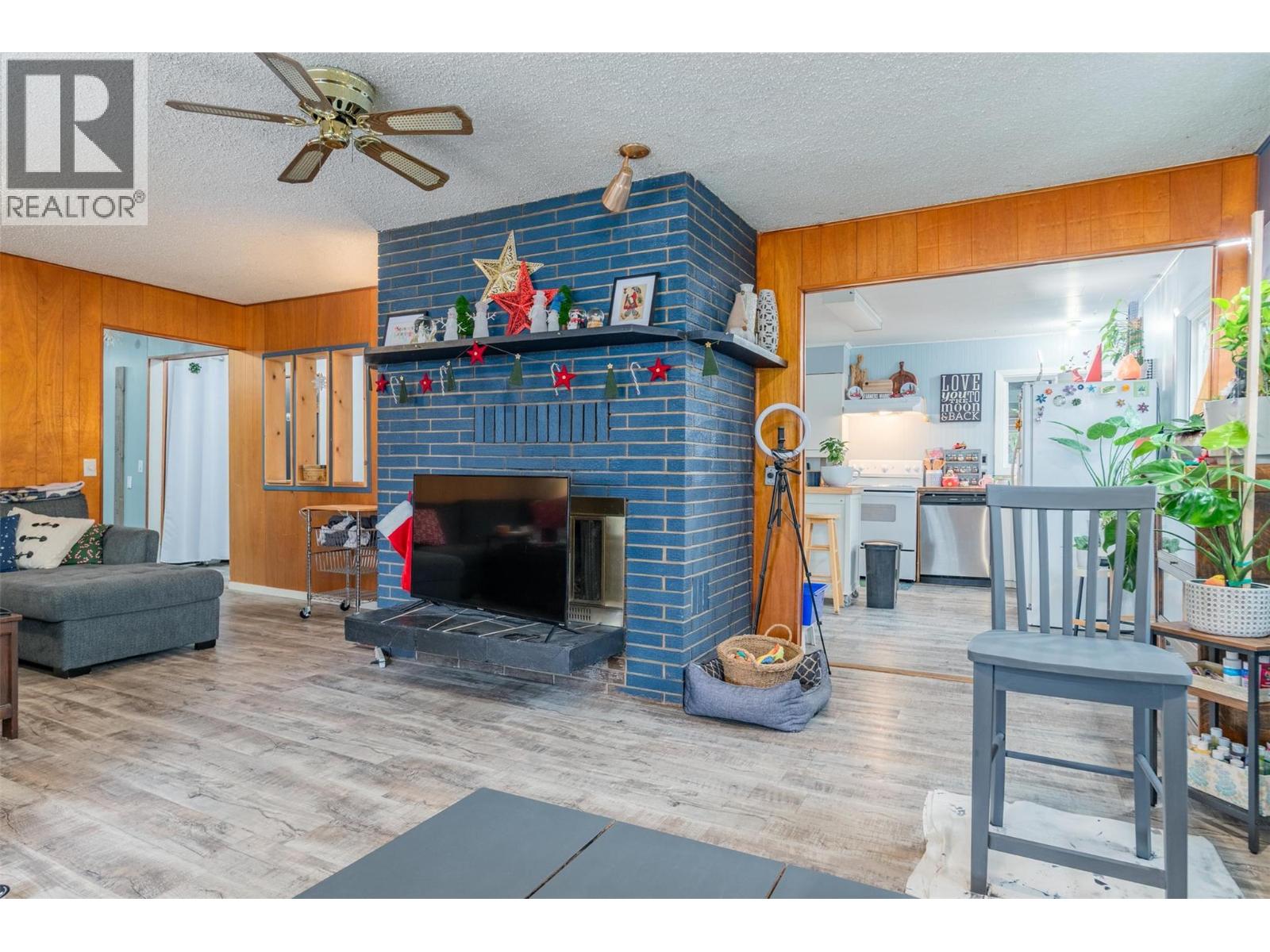 701 10th Avenue, Castlegar, British Columbia  V1N 1K8 - Photo 16 - 10370337