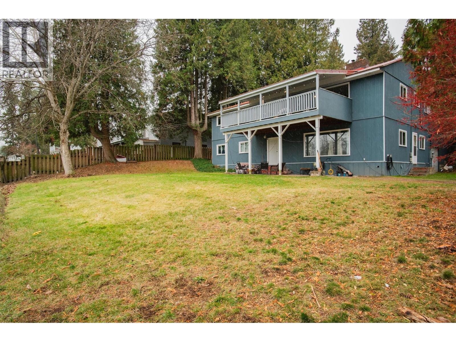 701 10th Avenue, Castlegar, British Columbia  V1N 1K8 - Photo 3 - 10370337