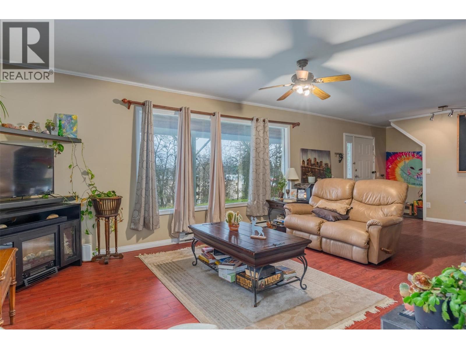701 10th Avenue, Castlegar, British Columbia  V1N 1K8 - Photo 37 - 10370337