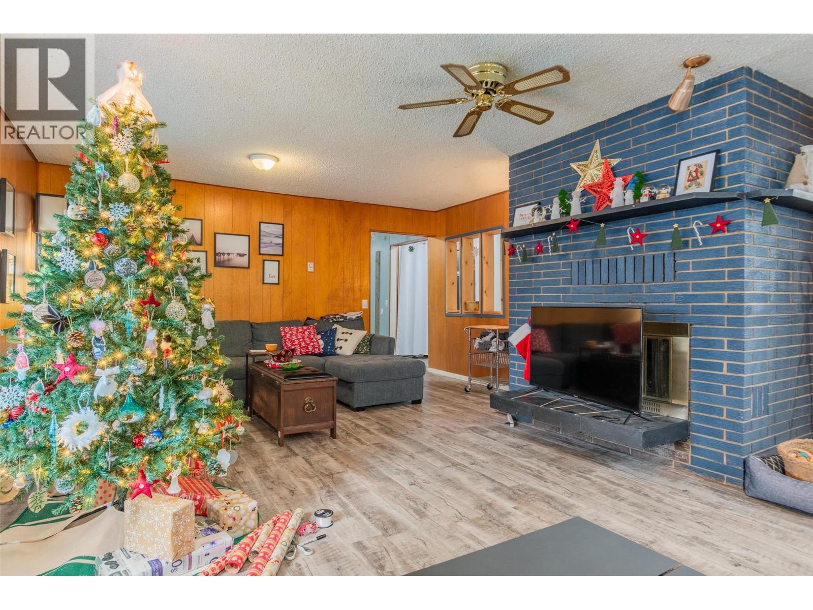 701 10th Avenue, Castlegar, British Columbia  V1N 1K8 - Photo 4 - 10370337